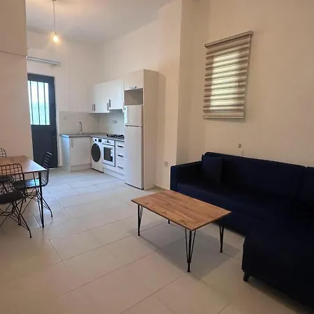 Girne Karmi De Yeni Esyali Muestakil Daireler