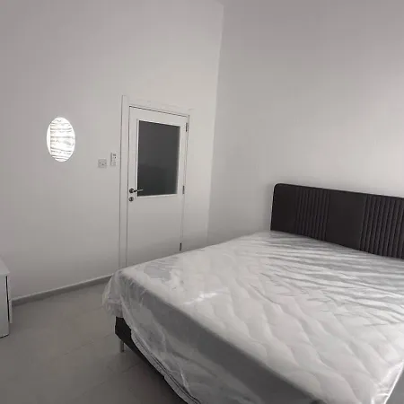 Girne Karmi De Yeni Esyali Muestakil Daireler Apartment