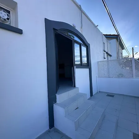 Girne Karmi De Yeni Esyali Muestakil Daireler Kannavia