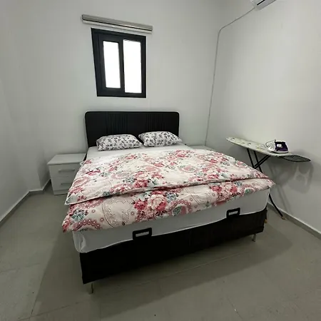 Girne Karmi De Yeni Esyali Muestakil Daireler Apartment